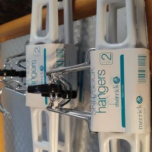 ✔️Hangers skirt and slack